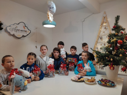 Под Новый год.