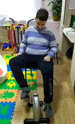 Занятия на педальном велотренажере