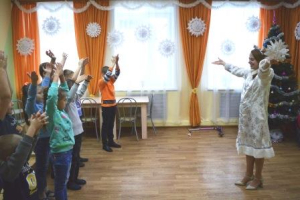 У елки в кругу друзей