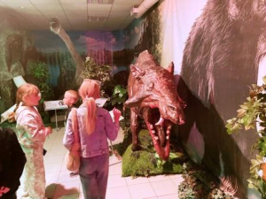 Удивительный мир динозавров