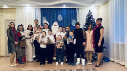 Всё сияет новогодним настроением 