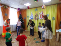 Чудеса у елки