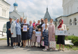 «Все начинается с семьи»
