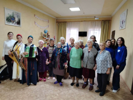 С днем пожилого человека! Встреча любимых гостей в тёплой атмосфере родного дома.