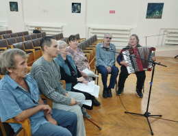 Поем песни под аккордеон