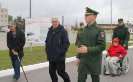 В гости к защитникам.