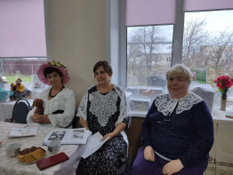 В библиотеке села Мордыш сотрудники КЦСОН Суздальского района и участники клуба «Зеленая лампа» провели литературный вечер «Имя его вечно», посвященный 130-летию со дня рождения русского поэта Сергея Есенина