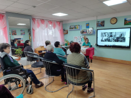Литературный час с проживающими.