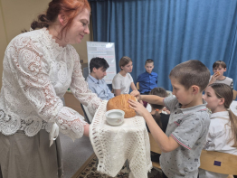 ПОЗНАВАТЕЛЬНОЕ ЗАНЯТИЕ «КРАСНОМУ ГОСТЮ - КРАСНЫЙ УГОЛ»