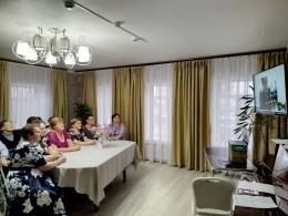 Прекрасен мир любовью материнской.