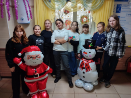 Спасибо ученикам СОШ№47 за помощь в украшение нашего дома.