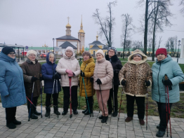 Мы весёлые ребята! А зовут нас - суздальчата