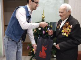 Волонтёры Победы поздравили наших ветеранов