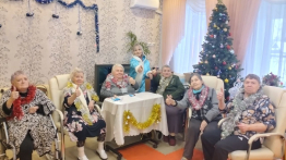 Развлекательная программа «Забавы у ёлки»