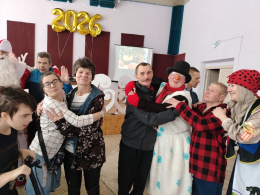 Международный день объятий в кругу друзей!