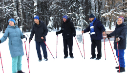 «Старшее поколение»: выбираем скандинавскую ходьбу