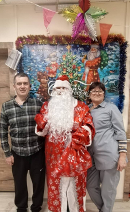 Новый год снова стучится в дверь