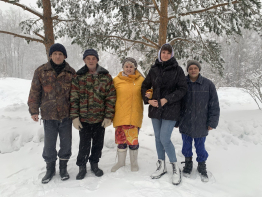 Снежные заносы и добрые сердца!