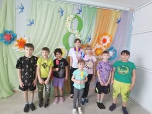 Конкурсная программа " А ну-ка, девочки!"