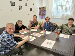 День цветных карандашей