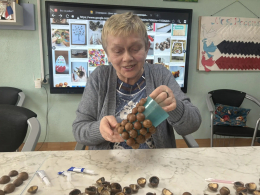 Мастер - класс из орехов макадамии.