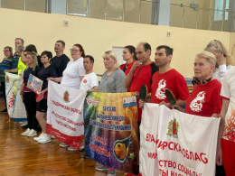 Играем в настольный теннис