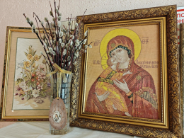 Пасхальные праздничные уголки украсили Дом для ветеранов