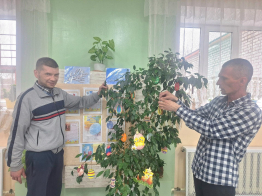 Пасхальное Дерево: Труд и Радость в Ожидании Праздника! 