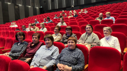 Яркое событие в Доме культуры: слушатели КЦСОН поддержали участников фестиваля «Звезда надежды»