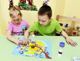 Весна в красках: цветущая веточка