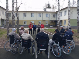 Литературный час от волонтёров «Под светлым небосводом»