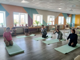 Физкультурное занятие прошло в "социальной гостиной" МФЦ СО