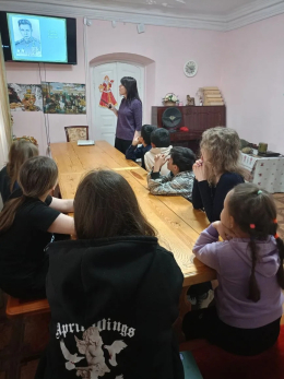 "Подвигу жить в веках"
