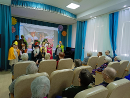 ПО ДОРОГЕ  ДОБРА В ПАНСИОНАТ ПРИШЛИ РЕБЯТА ИЗ ВОСКРЕСНОЙ ШКОЛЫ
