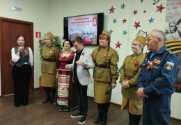 В честь празднования Дня Победы, участники «фронтовой бригады» КДЦ г. Петушки, представили концертную программу, которую посвятили подвигу и героизму советских солдат в годы Великой отечественной войны.
