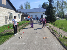 Соревнования по городкам: спортивный праздник в отделении милосердия