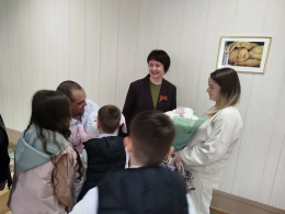 Торжественная выписка многодетной мамы