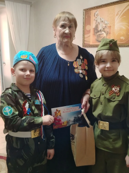 Поздравление малолетних узников с Днем Победы