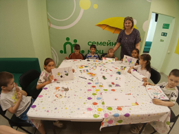 Занятие психолога "Веселые и грустные кляксы"