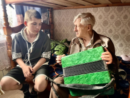 БАБУШКА И ДЕДУШКА В ГОСТЯХ У ВНУКОВ