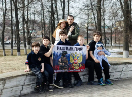 Наш герой - папа шести сыновей!