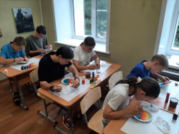 Морской пейзаж на дне тарелки