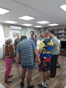 В социально-реабилитационном отделении прошло увлекательное психологическое занятие с элементами тренинга «Я познаю себя и других».