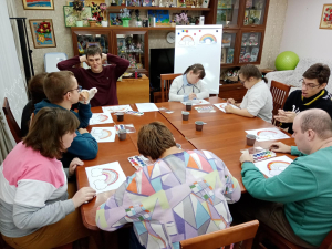 В социально-реабилитационном отделении прошел психологический тренинг с использованием арт-терапии «Путешествие по радуге».   