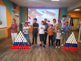 «Флаг моей страны»: праздник патриотизма и творчества в Судогодском КЦСОН