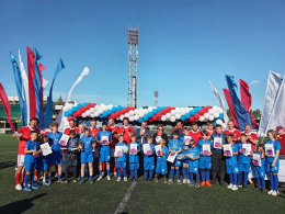 Юные футболисты покоряют стадион