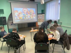 В яблоках и узорах: русская игрушка своими руками