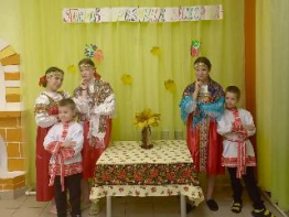   Покров-праздник  заиграл