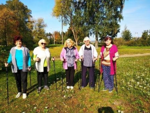 Занятия скандинавской ходьбой