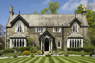 Cedar Manor Hotel & Restaurant